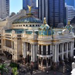 O governo do estado anunciou, nesta quarta-feira (21), a realização de um novo concurso público para a Fundação Theatro Municipal do Rio de Janeiro, após 12 anos. Serão oferecidos 110 vagas para cargos efetivos nas áreas artística, técnica e administrativa.