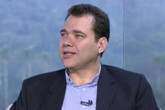 O vereador oposicionista Paulo Messina, do PL, fez um requerimento de informações sobre a ideia do prefeito Eduardo Paes (PSD) de abrir mão de parte dos royalties do Rio