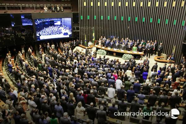 A Câmara começa a discutir nesta segunda-feira (05) o projeto de Dani Cunha (Republicanos-RJ) que aumenta o número total de deputados no Brasil para salvar quatro vagas do Rio no Congresso