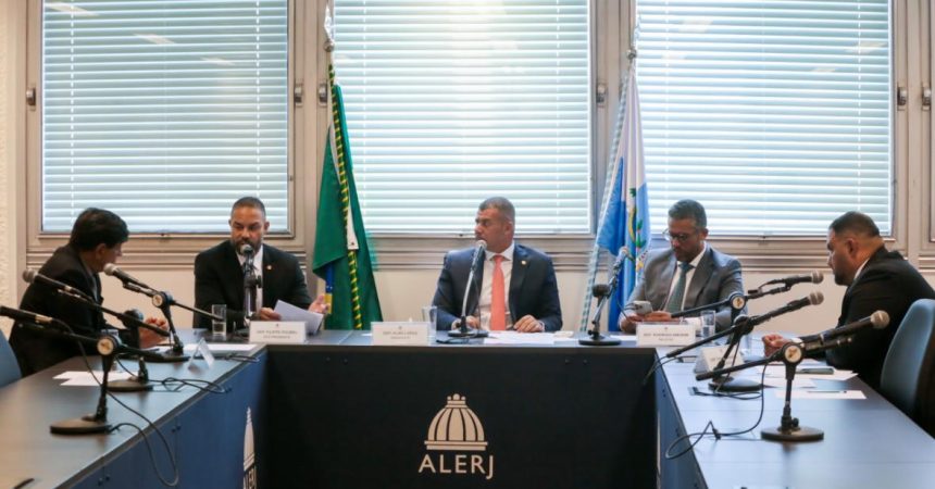 Reunião da CPI da Transparência da Assembleia Legislativa: colegiado aceitou o pedido do secretário de Transformação Digital e adiou a sessão que aconteceria nesta terça-feira (06)