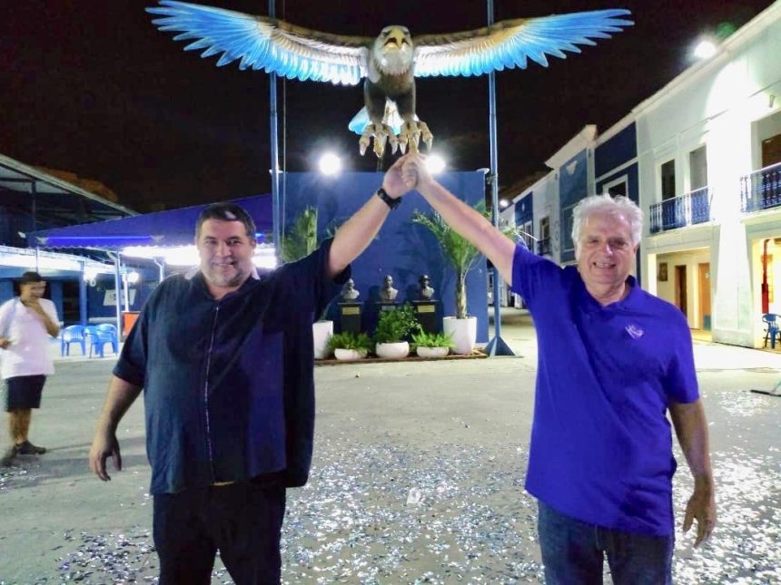 O presidente da Portela, Fábio Pavão, e seu vice, o ex-presidente Luís Carlos Magalhães: a dupla anunciou, no início da tarde desta segunda-feira (05), que desistiu da candidatura ao comando da azul e branca de Madureira