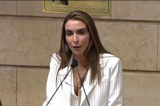 Câmara Fashion Week: Talita Galhardo alfineta roupas de colegas; Rosa Fernandes rebate