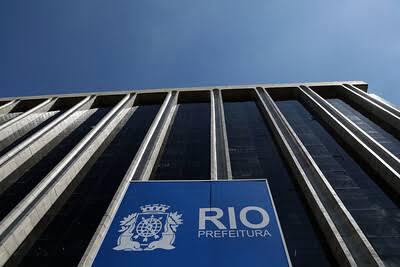 A Prefeitura do Rio até tentou enquadrar os vereadores, para apressar a votação de projetos de interesse do governo: os parlamentares reagiram, e cobraram tamanha celeridade nas respostas aos requerimentos de informações que encaminham ao executivo