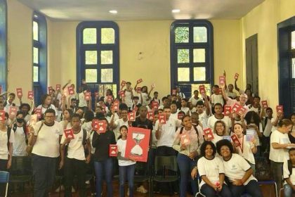 A última edição do Letrartes aconteceu no dia 7 de maio, no Colégio Estadual João Alfredo, em Vila Isabel: projeto foca na importância das letras e das artes para compreensão da cultura e visa a prevenção da violência