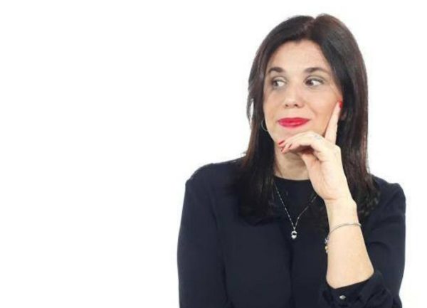 Escritora e analista, Patrícia de Luna lança 'Rio de Vênus', primeira obra da editora Fhogo 48 A escritora e analista junguiana Patrícia de Luna lança, nesta sexta-feira (16), seu novo livro, "Rio de Vênus", a primeira obra da Editora Fhogo