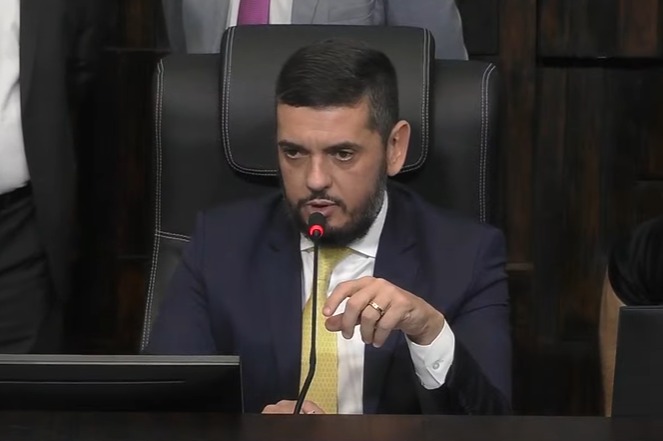 Presidente da Alerj afirma que dará retorno a candidatos de concursos 'antes do recesso'