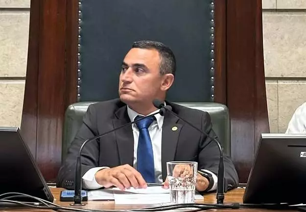 Willian Coelho, do nanico DC, é o vice e está cotado, pelos colegas de plenário, para a presidência da Câmara do Rio quando o atual comandante Carlo Caiado (PSD) deixar o posto