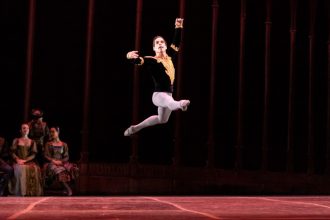 Theatro Municipal tem 90% dos bailarinos do Lago dos Cisnes formado na Escola Maria Olenewa