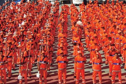 A Comlurb faz 50 anos nesta quinta-feira (15) e o Dia do Gari é comemorado na sexta-feira: Câmara do Rio homenageia uma das categorias mais queridas dos cariocas
