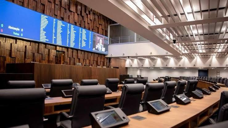O plenário da Assembleia Legislativa: comissões estão a postos para sabatinar Thiago Pampolha e aprovar a indicação do vice-governador para o Tribunal de Contas do Estado