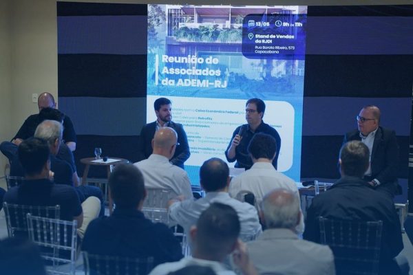 Mercado imobiliário do Rio registrou aumento de 8,6% nas vendas no primeiro trimestre 48 Marcos Saceanu, presidente da Ademi-RJ, apresenta os números que mostram o mercado imobiliário aquecido no primeiro trimestre de 2025, com o aumento de 8,6% nas vendas