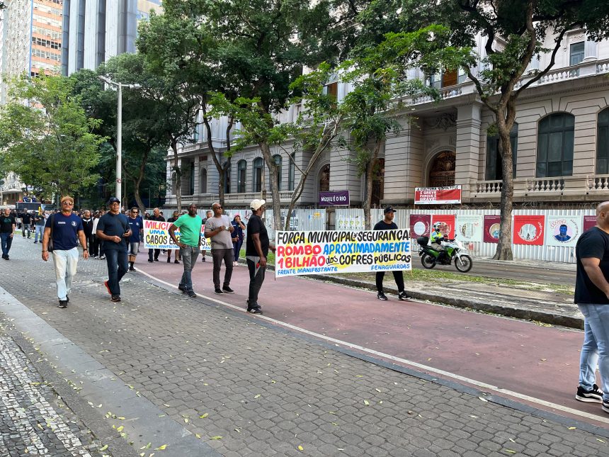 Guardas fazem novo protesto na Cinelândia contra Força de Segurança Municipal