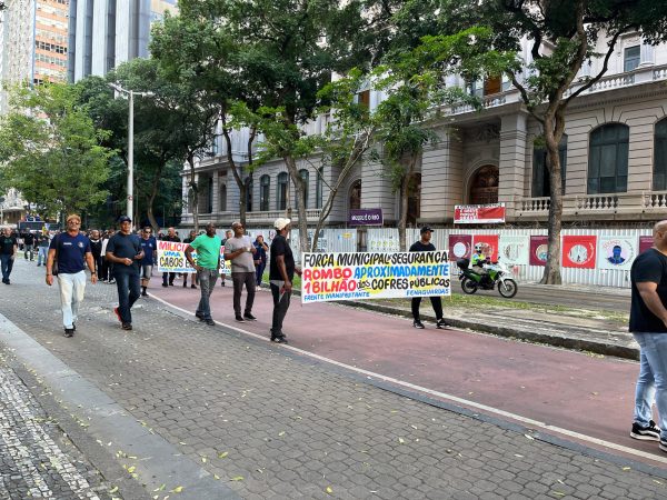 Guardas fazem novo protesto na Cinelândia contra Força de Segurança Municipal