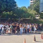 Manifestação de médicos deixa clínicas das famílias sem 70% funcionários