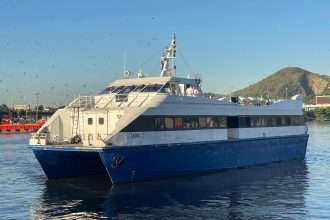 Cem dias da nova operação das barcas é marcada com retorno da embarcação catamarã