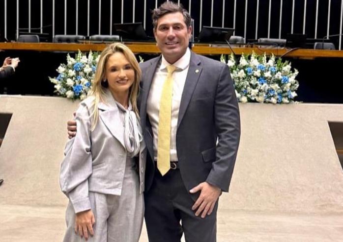 A vereadora Helena Vieira (PSD) e o irmão deputado federal Luciano Vieira (Republicanos): a moça vai colocar na rua sua pré-candidatura à presidência da Câmara ainda esta semana