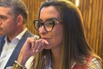 Talita Galhardo, fiel da balança na Comissão de Segurança Pública da Câmara do Rio, está sendo procurada pelos governistas: tentativa de aprovação de um parecer conjunto ainda nesta segunda-feira, para levar o projeto que regulamenta a Guarda armada o mais rápidamente possível