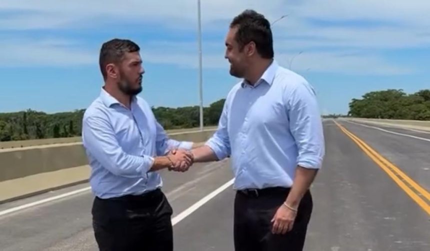 O governador Cláudio Castro (PL) vai viajar a Lisboa e deixar o governo com o presidente da Assembleia, Rodrigo Bacellar (União), agora o primeiro na linha sucessória