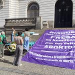 Frente contra a criminalização do aborto faz manifestação em frente à Câmara do Rio