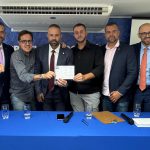 Os deputados Alan Lopes, Rodrigo Amorim, Alexandre Knoploch e Renan Jordy, além do vereador Poubel, acompanharam a filiação de Kauan, filho do deputado Flippe Poubel, ao PL — sob as bênçãos do presidente municipal do partido, Bruno Bonetti