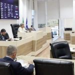 O major da PM Tales Borges apresenta à Câmara de Vereadores de Macaé os resultados do combate à criminalidade: apesar do pedido da base, a Polícia Militar não promoveu o major e preferiu escolher Leandro Matieli, secretário do prefeito Eduardo Paes