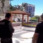 Fiscais do CREA-RJ vistoriam o local onde uma pilastra matou menina: obra não teve atuação de engenheiros