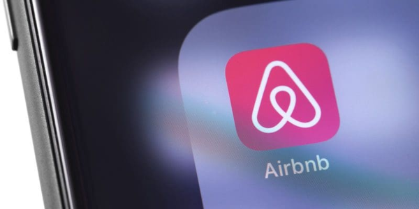 A discussão sobre o projeto de lei para regulamentar plataformas de aluguel por temporada — o Airbnb —, ganha um novo capítulo na Câmara de Vereadores do Rio. Desta vez, a proposta será discutida com representantes da Polícia Civil e Polícia Militar. A próxima reunião da comissão especial para debater a questão será no dia 12 de maio, segunda-feira.