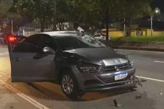 Acidente deixa duas pessoas mortas na Avenida Brasil