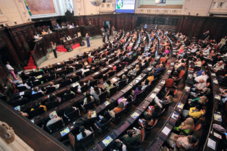 O Palácio Tiradentes, sede histórica da Assembleia Legislativa do Estado do Rio (Alerj), sediou nesta segunda-feira (05) o lançamento do Instituto Mulheres de Direita. Com o tema “A importância da liderança feminina na consolidação dos valores conservadores”, o evento contou com a participação da senadora Damares Alves (REP).