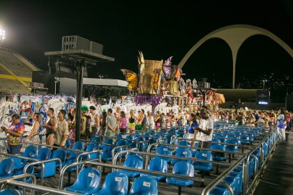 MP entra na justiça cobrando transparência da Liesa na venda de frisas para o carnaval