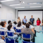 A Fundação Cecierj, vinculada da Secretaria de Ciência, Tecnologia e Inovação, abriu inscrição para mais um período letivo do Programa de Formação Continuada de Professores, que vai contar com 21 novas disciplinas. São sete mil vagas para professores da educação básica que atuam nos ensinos fundamental II e médio. As inscrições são gratuitas e devem ser realizadas até 25 de maio no site.
