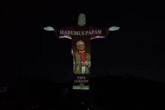 Cristo Redentor recebe projeção em homenagem ao papa Leão XIV