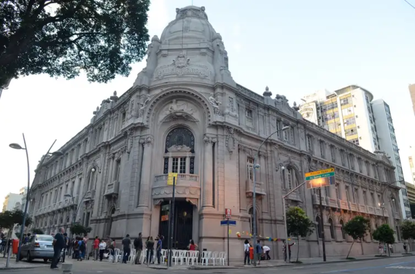 O Ministério Público Federal (MPF) recomendou que o imóvel do antigo Departamento de Ordem Política e Social (Dops), na Rua da Relação, nº 38/40, no Centro, deve ser destinado à criação de um centro de memória em defesa dos direitos humanos e dos grupos sociais vítimas da violência de Estado cometida naquele local.