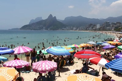 Prefeitura é intimada a entregar documentos sobre a instalação de decks na orla