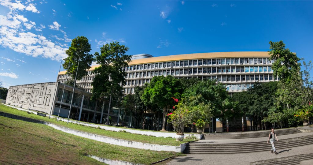 ‘Hoje tem aula?’: a pergunta que não sai da boca dos alunos da UFRJ