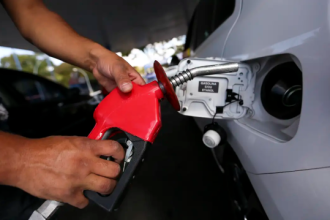 Uma operação da Agência Nacional do Petróleo, Gás Natural e Biocombustíveis (ANP) fiscalizou, entre os dias 28 de abril e 8 de maio, 29 postos de combustíveis no estado. As ações ocorreram nas cidades do Rio de Janeiro, Duque de Caxias, Itaboraí, Niterói, São Gonçalo e Petrópolis.