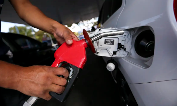 Uma operação da Agência Nacional do Petróleo, Gás Natural e Biocombustíveis (ANP) fiscalizou, entre os dias 28 de abril e 8 de maio, 29 postos de combustíveis no estado. As ações ocorreram nas cidades do Rio de Janeiro, Duque de Caxias, Itaboraí, Niterói, São Gonçalo e Petrópolis.