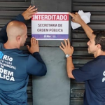 O Ponto Chic, a "Arnaldo Quintela da Zona Oeste", foi alvo da Secretaria Municipal de Ordem Pública (Seop) neste fim de semana (de sexta-feira, dia 9, a domingo, dia 11). A região boêmia de Padre Miguel recebeu ações de ordenamento e desobstrução de áreas públicas, em operação semelhante às que vem sendo feitas em Botafogo.