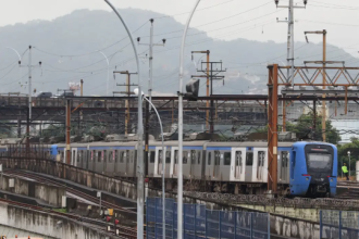 A Frente Parlamentar Pró-Ferrovias Fluminenses da Assembleia Legislativa do Rio (Alerj), presidida pelo deputado Luiz Paulo (PSD), promoveu na manhã desta sexta-feira (09) uma reunião para debater os rumos da concessão da SuperVia e o futuro do transporte ferroviário urbano na capital e na Região Metropolitana. O foco foi a transição da atual concessionária, que deverá deixar a operação até agosto deste ano.