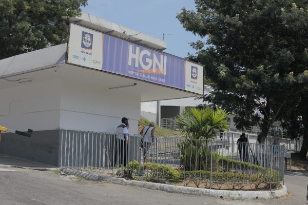 Criança de 6 anos morre atropelada por ônibus em Nova Iguaçu; mãe fica em estado grave