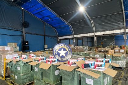 Receita Federal apreende R$ 10 milhões em produtos falsos no Porto do Rio
