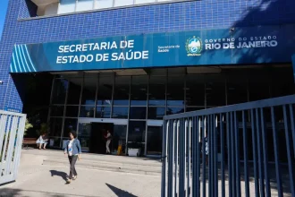 Milagre da multiplicação transforma um chefe em 12 subordinados na Saúde estadual