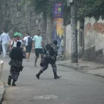 Escolas sob fogo cruzado: como a violência armada tem ameaçado a educação no Rio