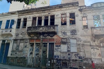 A Praça da Cruz Vermelha e o Centro do Rio que pede socorro