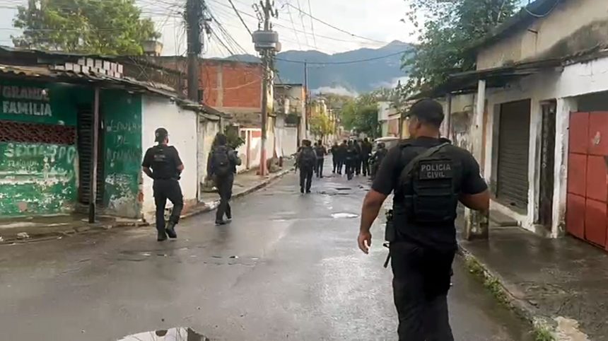Polícia prende dez suspeitos em operação contra o Comando Vermelho na Zona Oeste