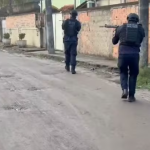 PM faz operação para prender suspeitos de matar policial na Baixada