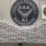 Polícia apreende 910 kg de maconha em caminhão na Dutra; três são presos