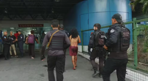 Maior ladrão de bancos do Rio é preso durante operação da polícia no Complexo do Lins
