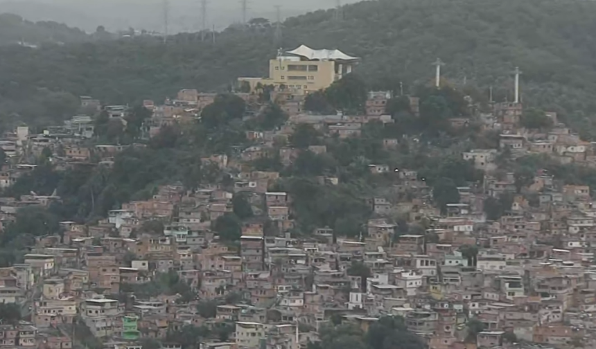 Polícia faz operação contra controle do Comando Vermelho sobre internet em favelas do Rio
