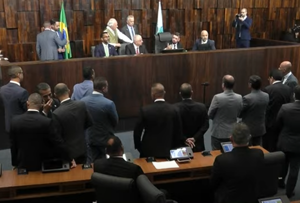 Alerj aprova Estatuto da Blitz para coibir abusos em fiscalizações de trânsito